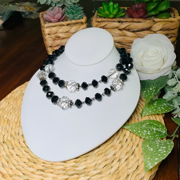 Spectacular Vintage Crown Trifari Faceted Black & Clear Beaded Necklace. - Picture 5 of 11